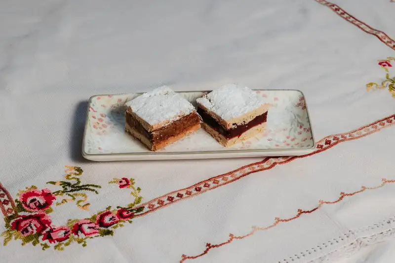 Lenja pita con mele e lenja pita con amarene